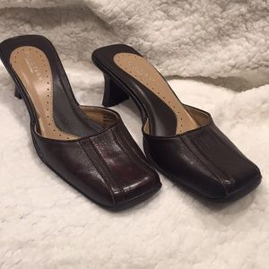 Kenneth Cole Reaction mules Brown size 7